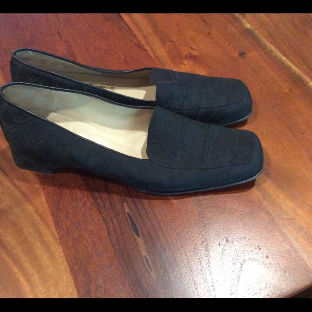 Salvatore Ferragamo dress shoes size 9.5 A